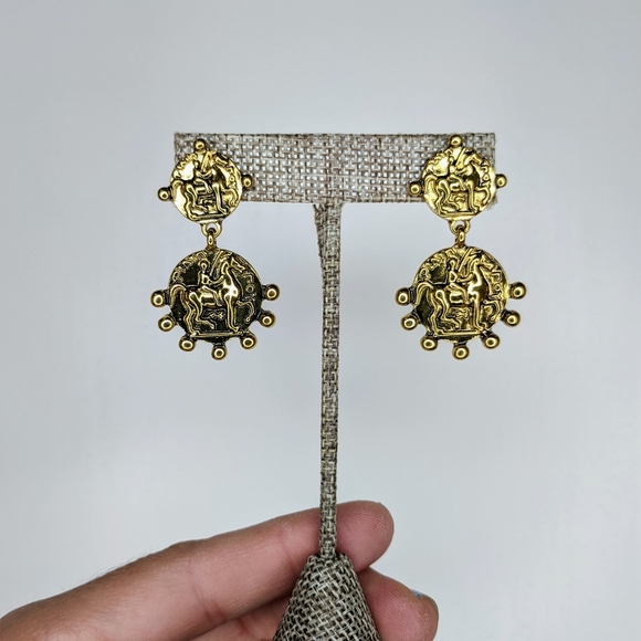 Gold Retro Style Coin Dangle Earrings - Picture 5 of 9